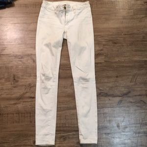 White high waisted jeans